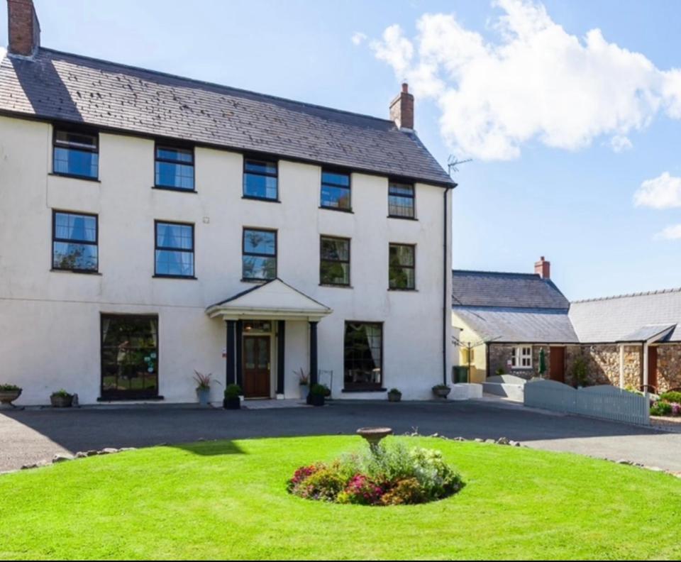 East Hook Farmhouse Haverfordwest Bagian luar foto