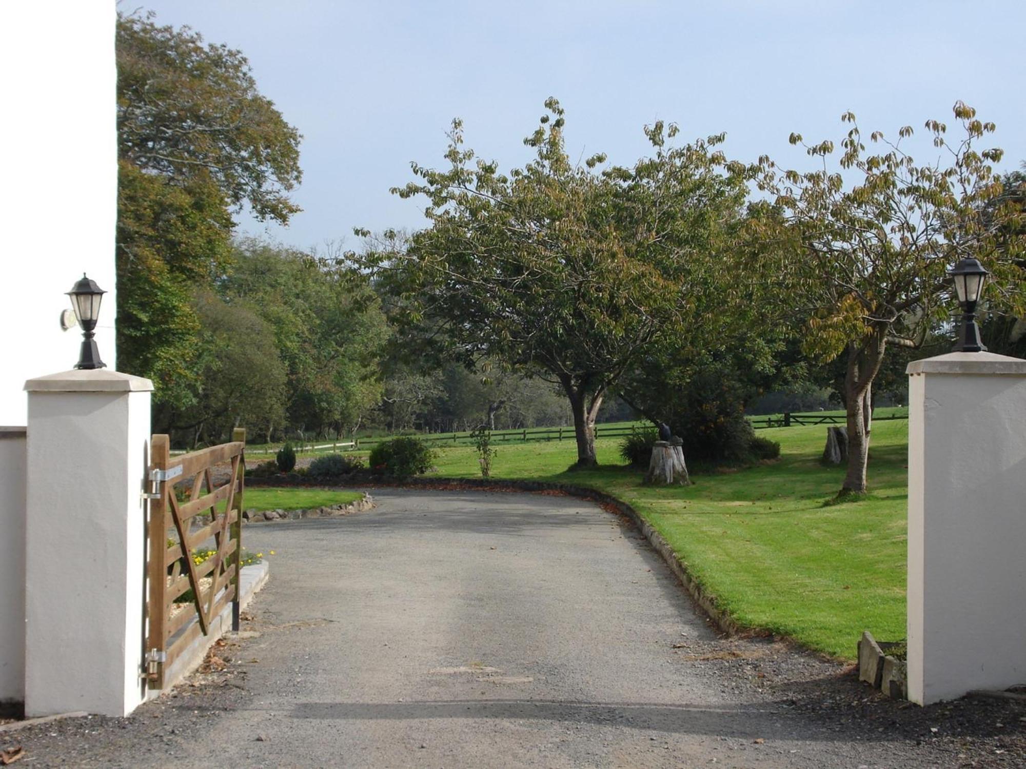East Hook Farmhouse Haverfordwest Bagian luar foto