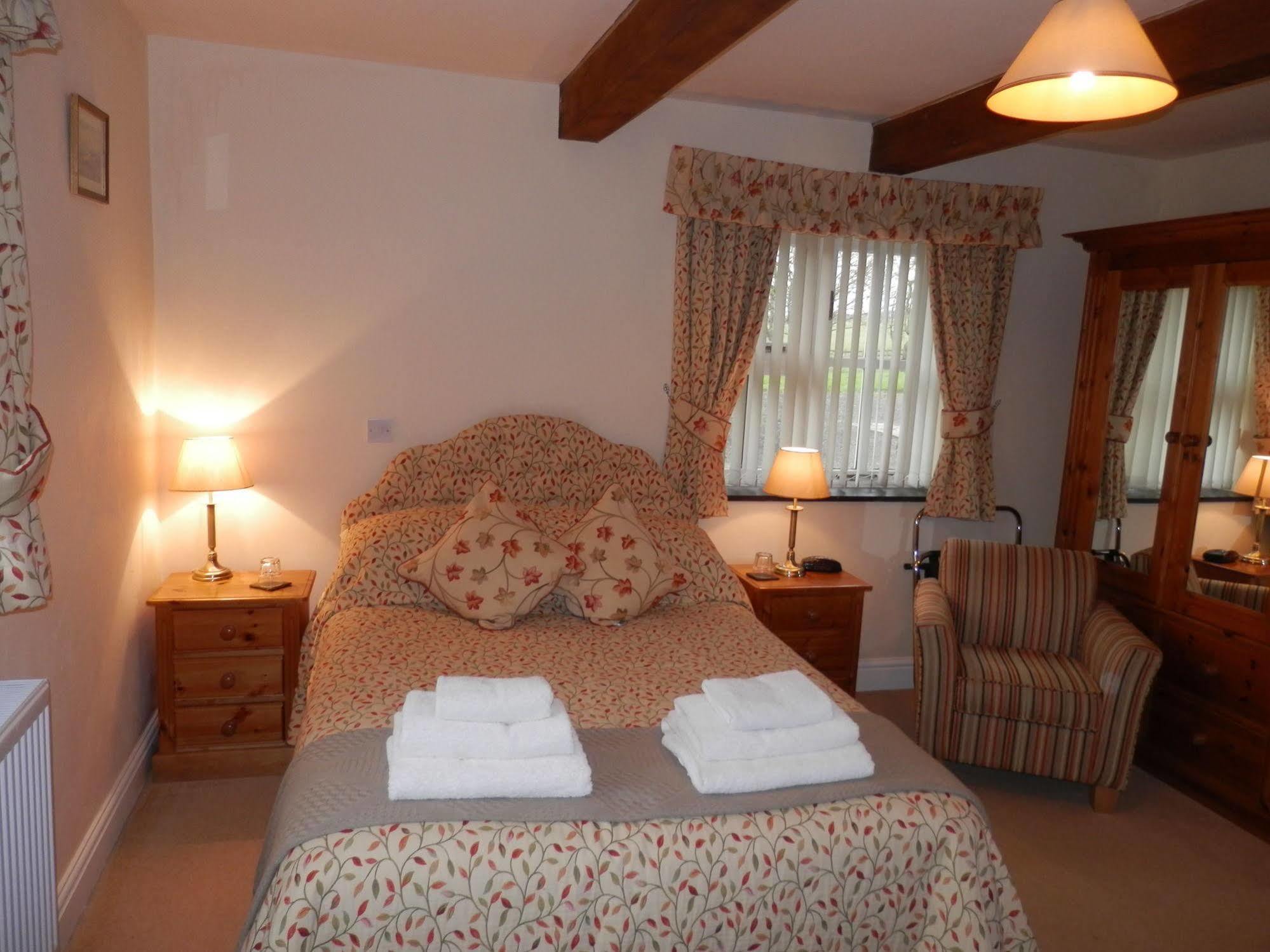 East Hook Farmhouse Haverfordwest Bagian luar foto